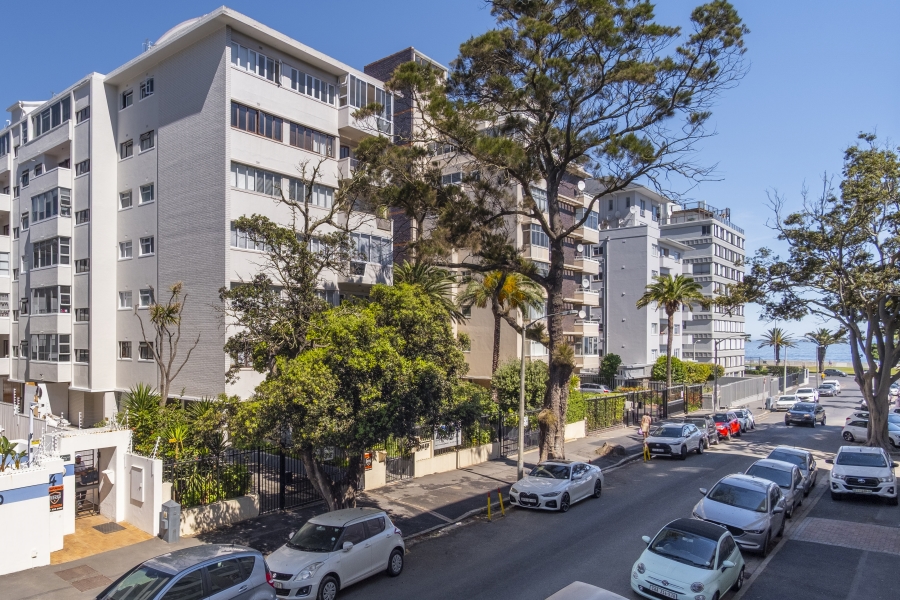 3 Bedroom Property for Sale in Sea Point Western Cape